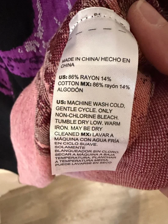 Chico's Black & Purple Floral Jacquard Roll Cuff Tunic Sweater size Large - Picture 7 of 7